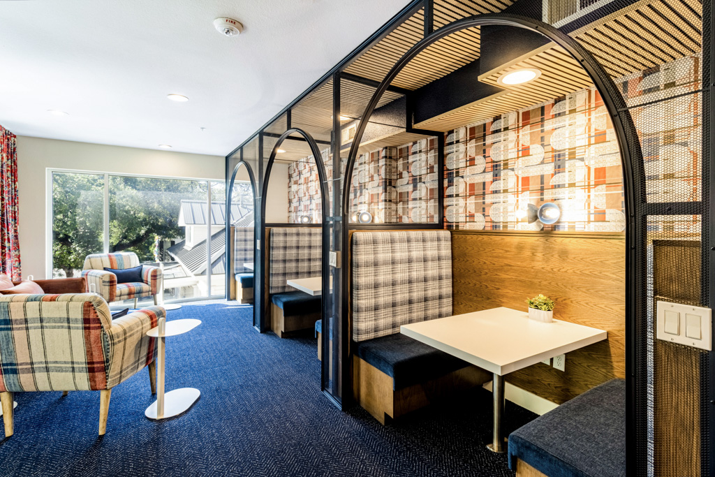 Booths in the study lounge at Pointe San Marcos