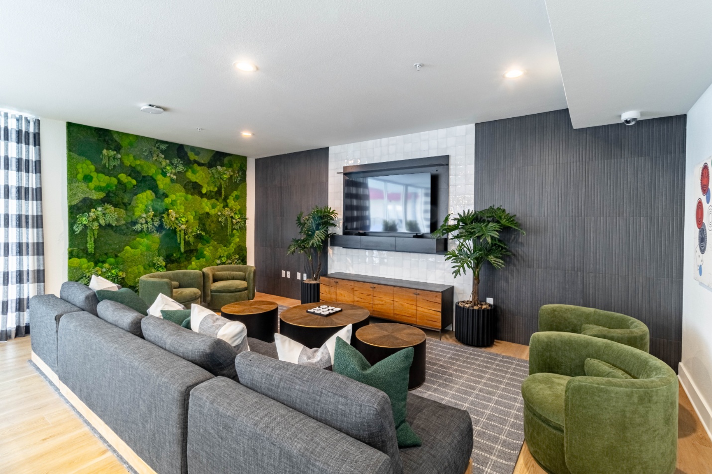 Resident lounge area at Pointe San Marcos